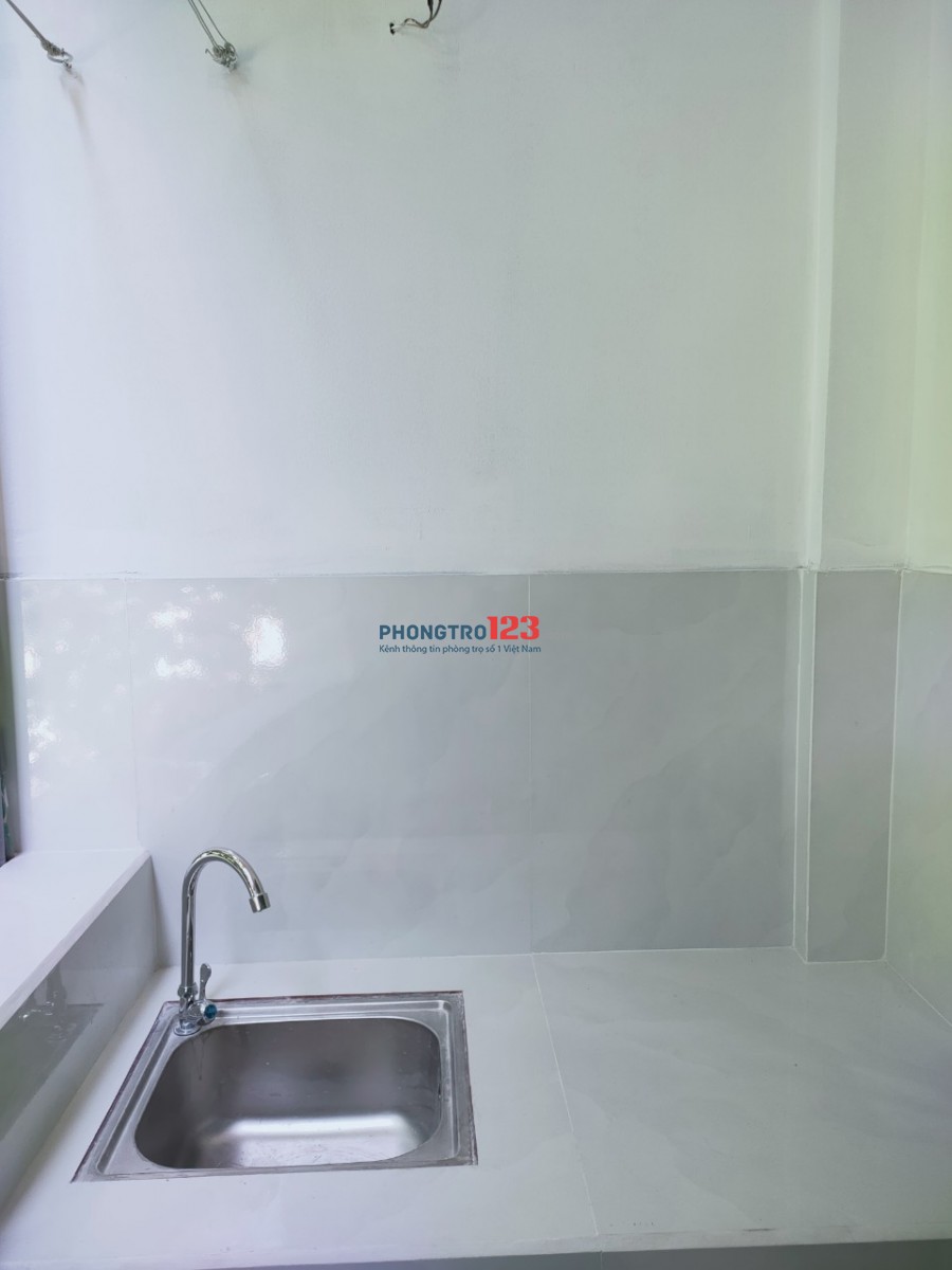 [HÌNH THẬT 100%] - Khu cư xá Nguyên Hồng, có công viên, Phòng full nội thất, Ban công, Giờ giấc tự do.