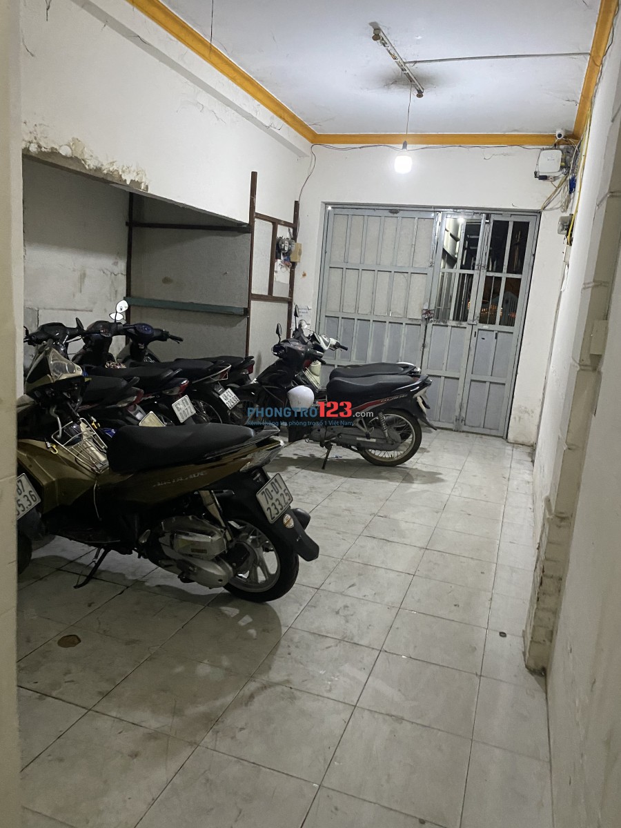 Phòng trọ mặt tiền Kha Vạn Cân giá 2400k Gần chợ Hiệp Bình