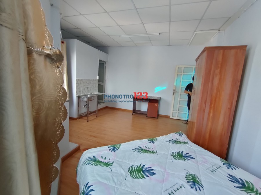 Phòng đẹp thoáng mát MÀ GIÁ LẠI RẺ ĐÂY MỌI NGƯỜI ƠI. Phòng oke lắm nhé Mại zo Mai zo......