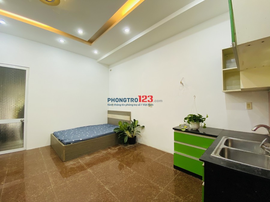 Phòng vip đầy đủ nội thất, cách NGÃ TƯ HÀNG XANH 5p