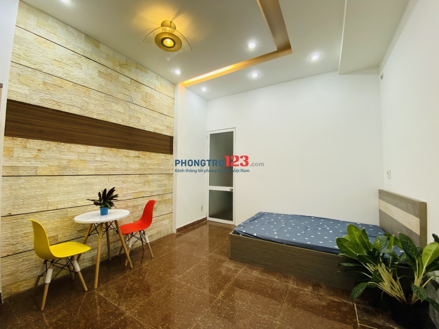 Phòng vip đầy đủ nội thất, cách NGÃ TƯ HÀNG XANH 5p