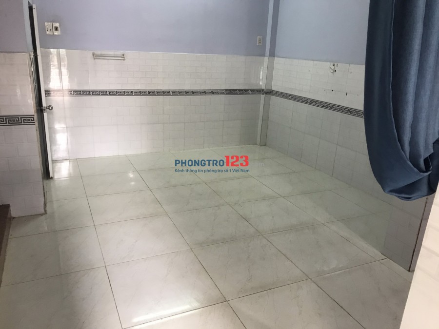 Nhà nguyên căn đường 185 gần chợ 339 Quận 9
