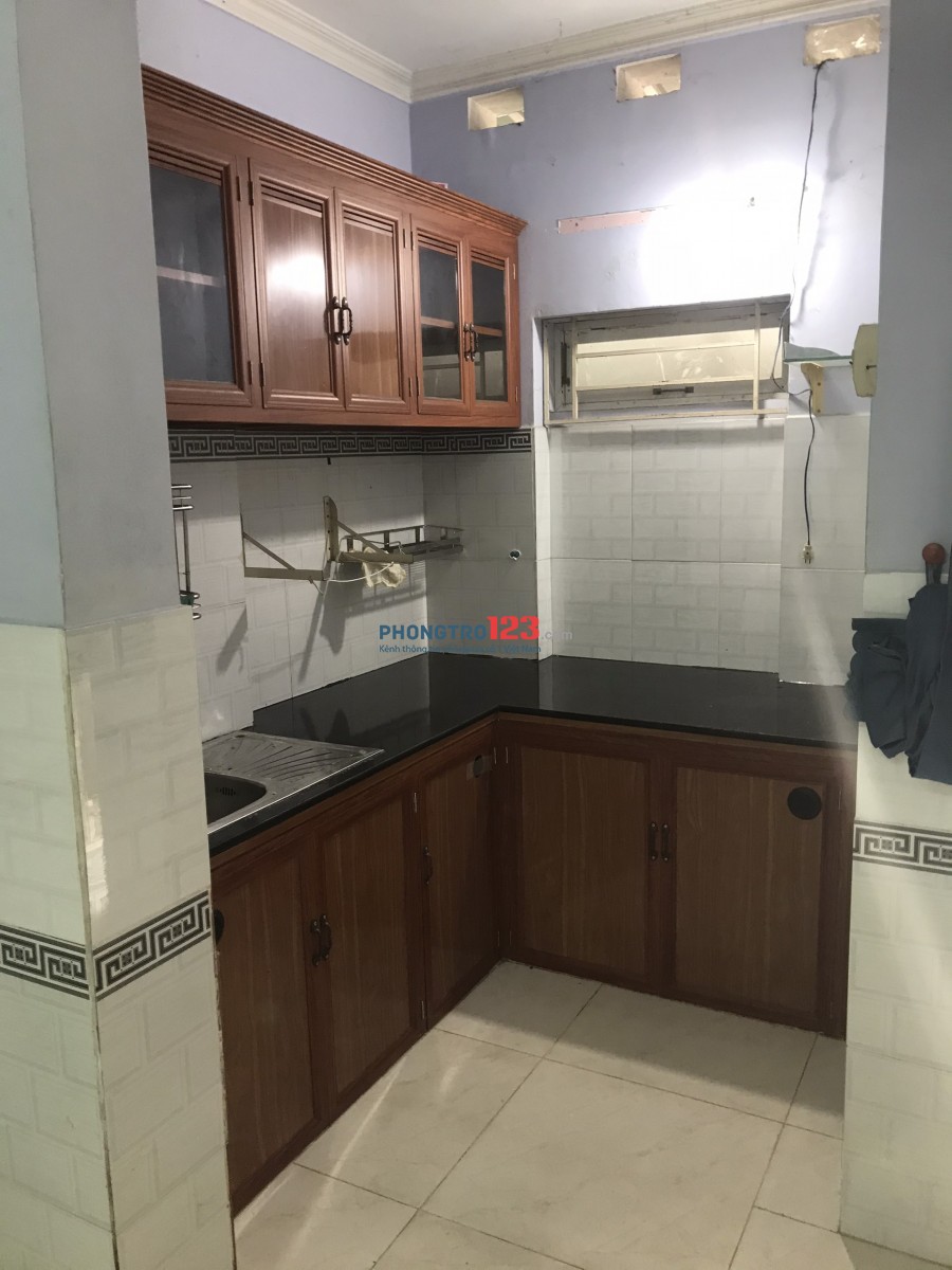 Nhà nguyên căn đường 185 gần chợ 339 Quận 9