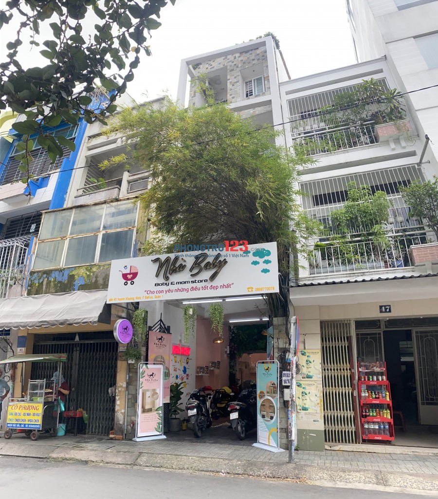 Cho thuê phòng ngay trung tâm Quận 1, mặt tiền Huỳnh Khương Ninh-Ngay công viên Lê Văn Tám, 25m2 có bancong cửa sổ