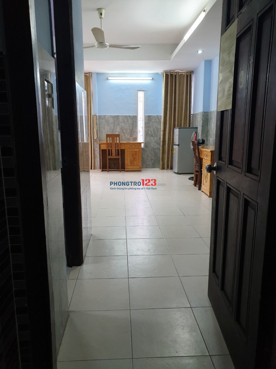Phòng VIP đủ tiện nghi biệt thự Bình Lợi