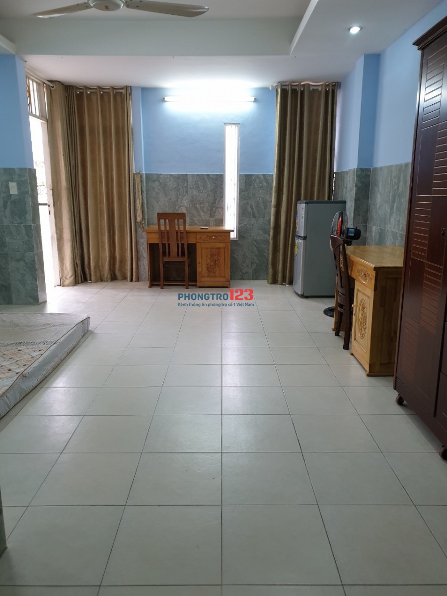 Phòng VIP đủ tiện nghi biệt thự Bình Lợi