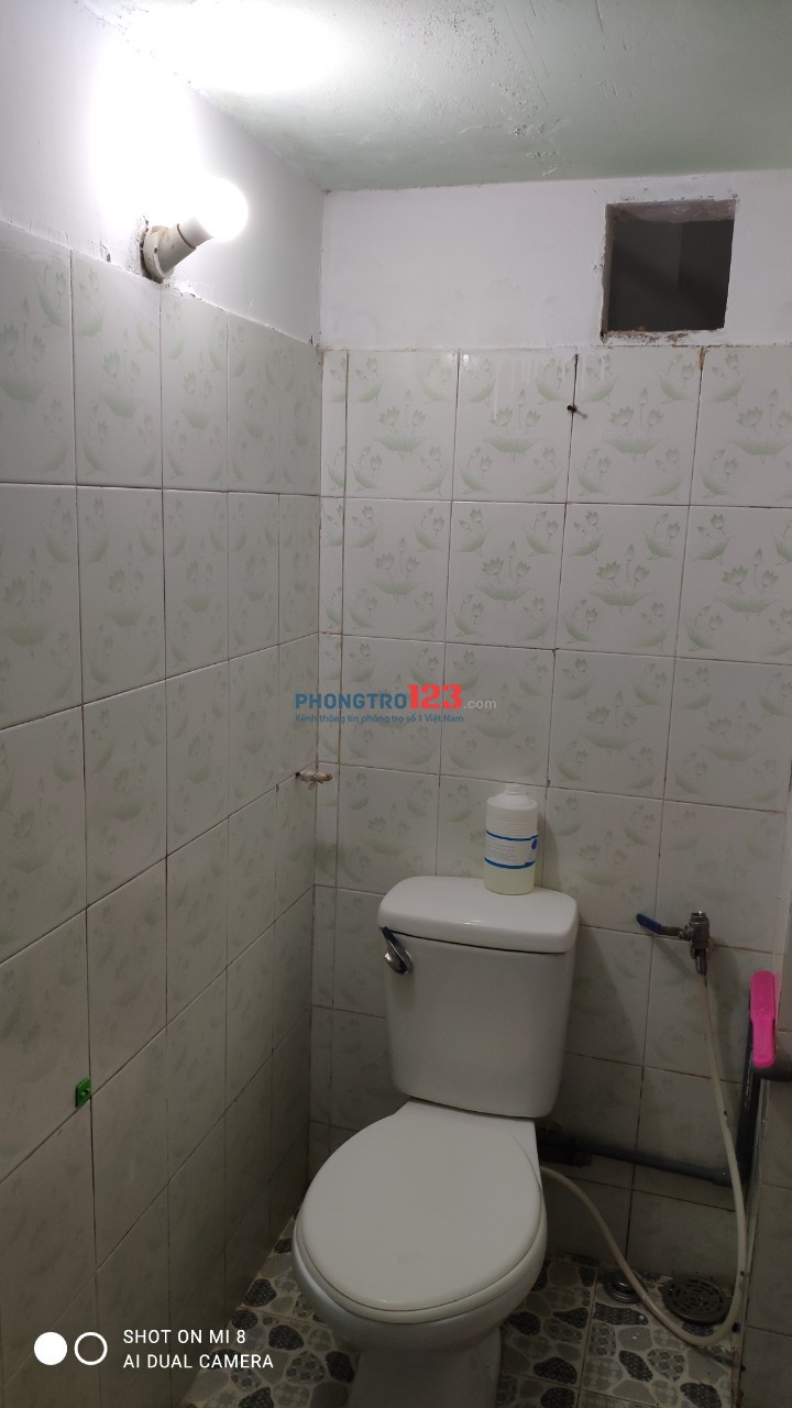 Phòng chính chủ giờ tự do đường Nơ Trang Long