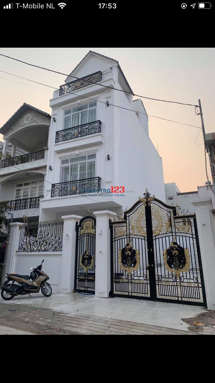 Cho thuê nhà biệt thự chính chủ tại Nguyễn Duy Trinh, ngay góc vòng xoay Phú Hữu cạnh cơm tấm Kiều Giang!