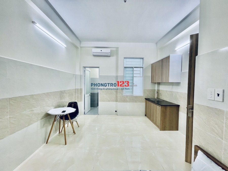 Phòng Full nội thất-Đối diện ETown Cộng Hòa
