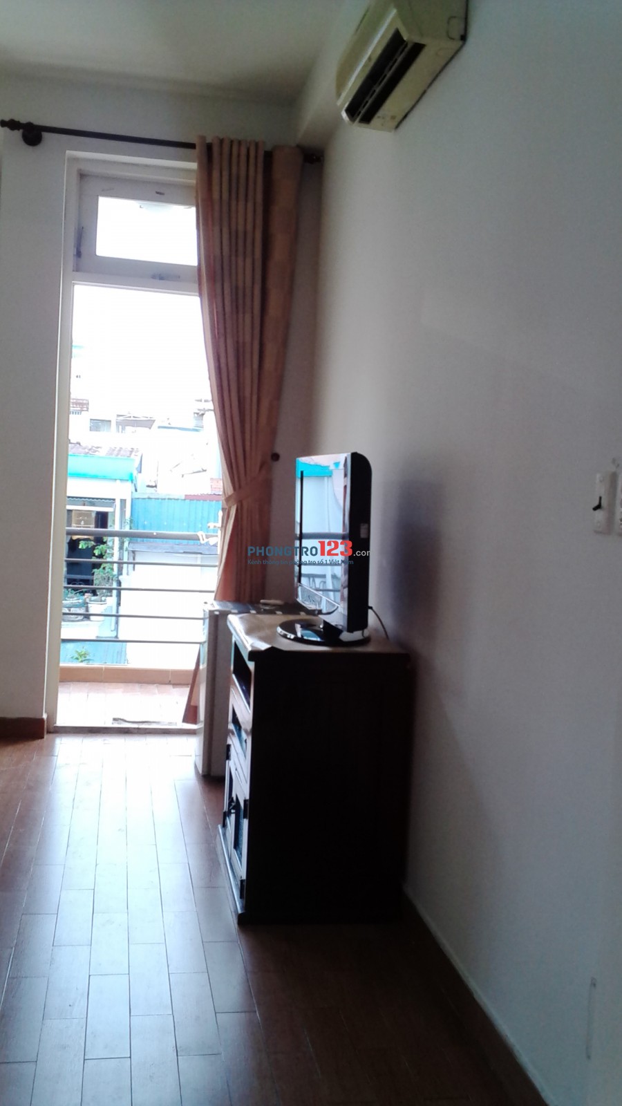 Phòng bancol, quận 3,full đồ thoáng mát, giá 4,5tr/ tháng.
