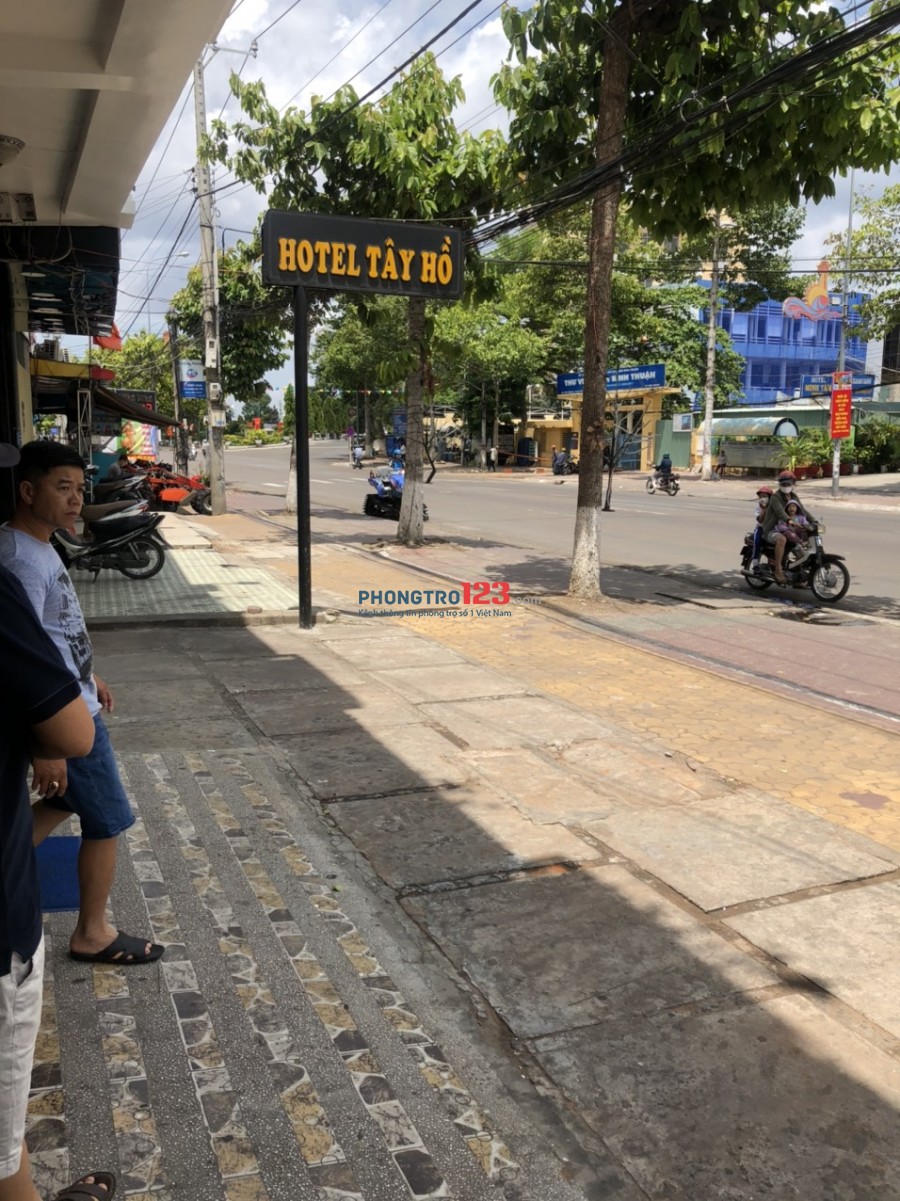 Cho thuê mặt bằng sở hữu mặt tiền đường chính Trần Hưng Đạo thuận tiện kinh doanh