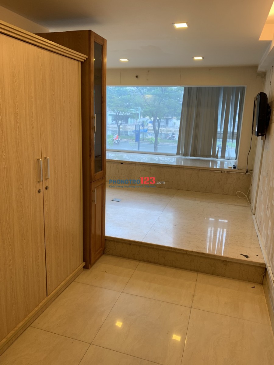 Phòng ngay cầu Nguyễn Tri Phương, Giá QUÁ RẺ mà PHÒNG LẠI NGON.