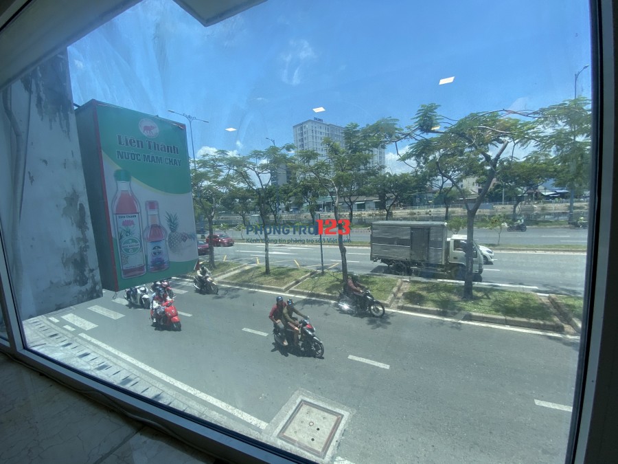 Phòng ngay cầu Nguyễn Tri Phương, Giá QUÁ RẺ mà PHÒNG LẠI NGON.