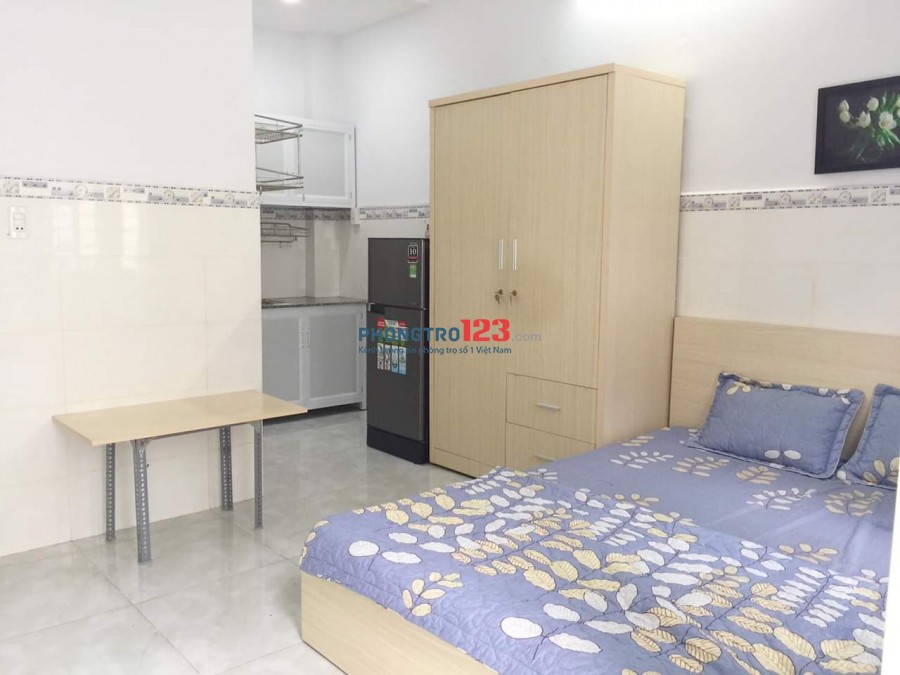 Phòng có cửa sổ và hành lang thoáng quận Tân Bình - Gần Sân bay