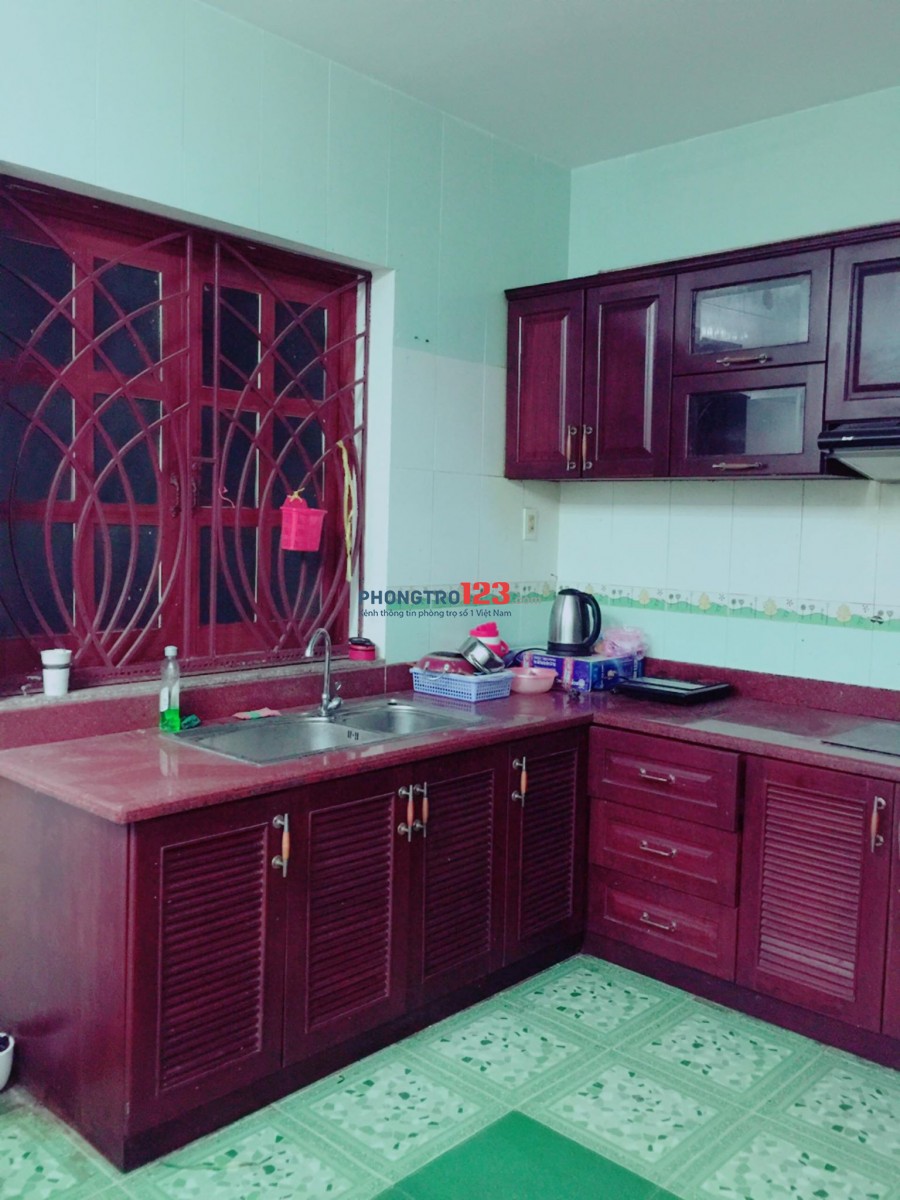 Ký túc xá giá rẻ 550k trung tâm Q8