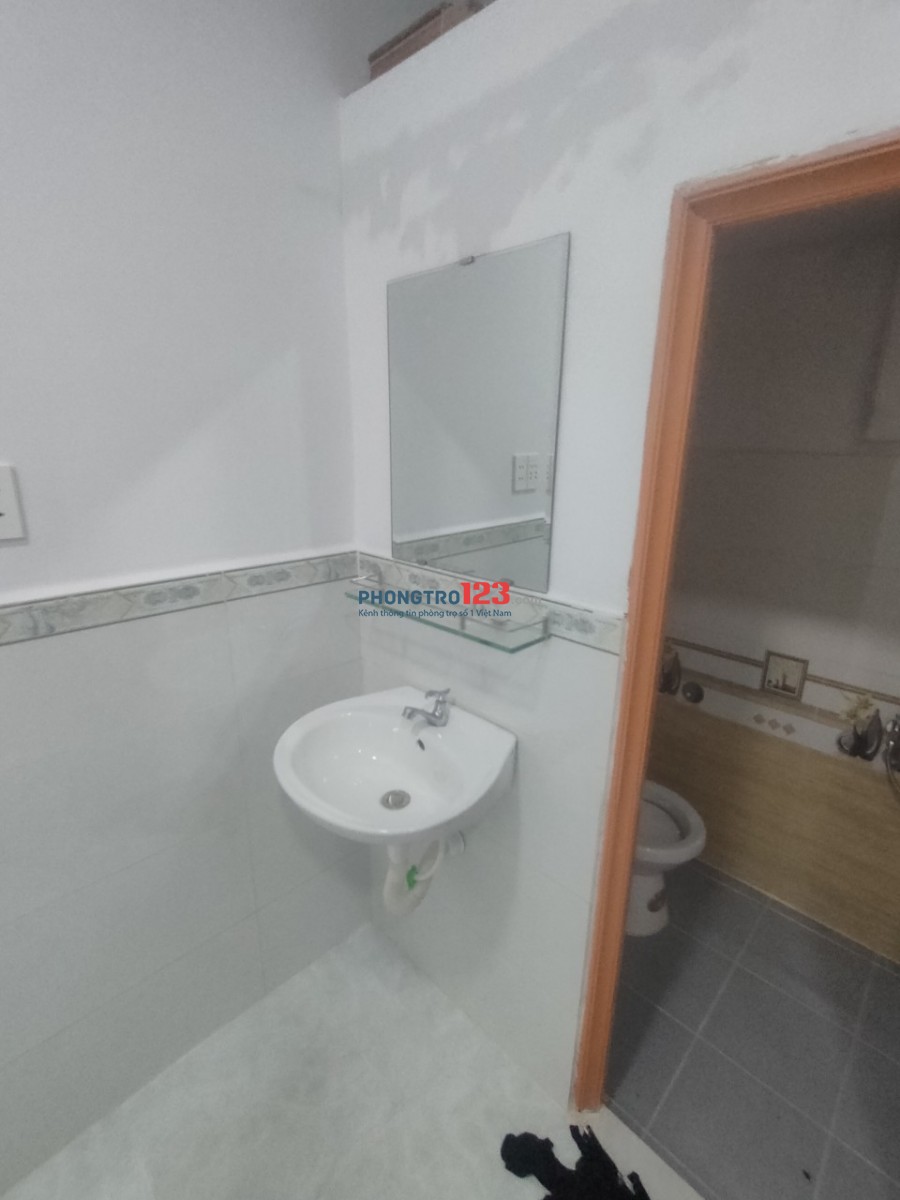 Cho thuê nhà nguyên căn mặt tiền hẻm 385 Quang Trung