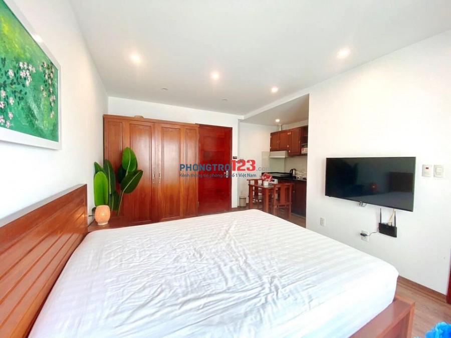 Cho thuê căn hộ DV Q1 có ban công thoáng mát giá siêu Rẻ 35m2
