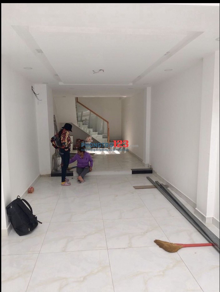 Cho thuê nhà NC mới xây 1 trệt 1 lửng 3 lầu tại hẻm 565 Nguyễn Trãi Q5 giá 25tr/th