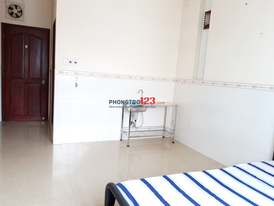 Phòng Rộng Rãi 4tr Kệ Bếp Giờ Tự Do ngay ĐH Bách Khoa
