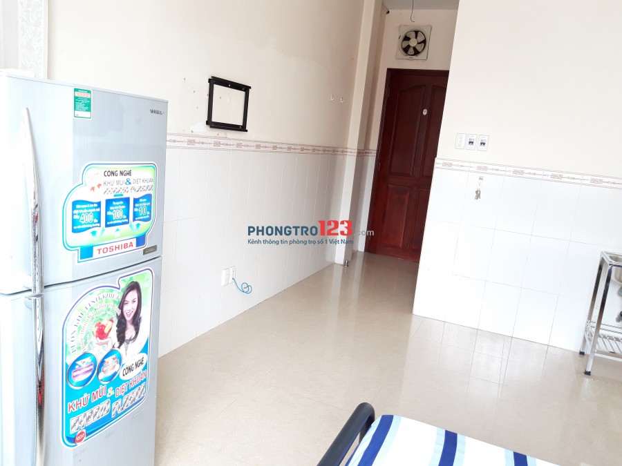 Phòng Rộng Rãi 4tr Kệ Bếp Giờ Tự Do ngay ĐH Bách Khoa