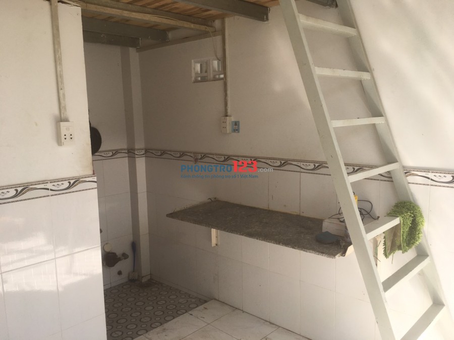 Cho thuê phòng trọ 18m2, có nhà xe, có mạng mạnh huyện Bình Chánh