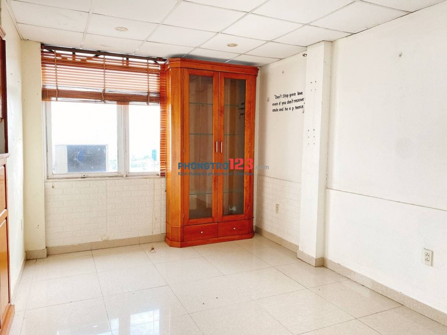 Phòng full nội thất cơ bản, Phạm Văn Bạch, gần Bưu Điện Trường Chinh Tân Bình chỉ 2tr9 tận 20m2