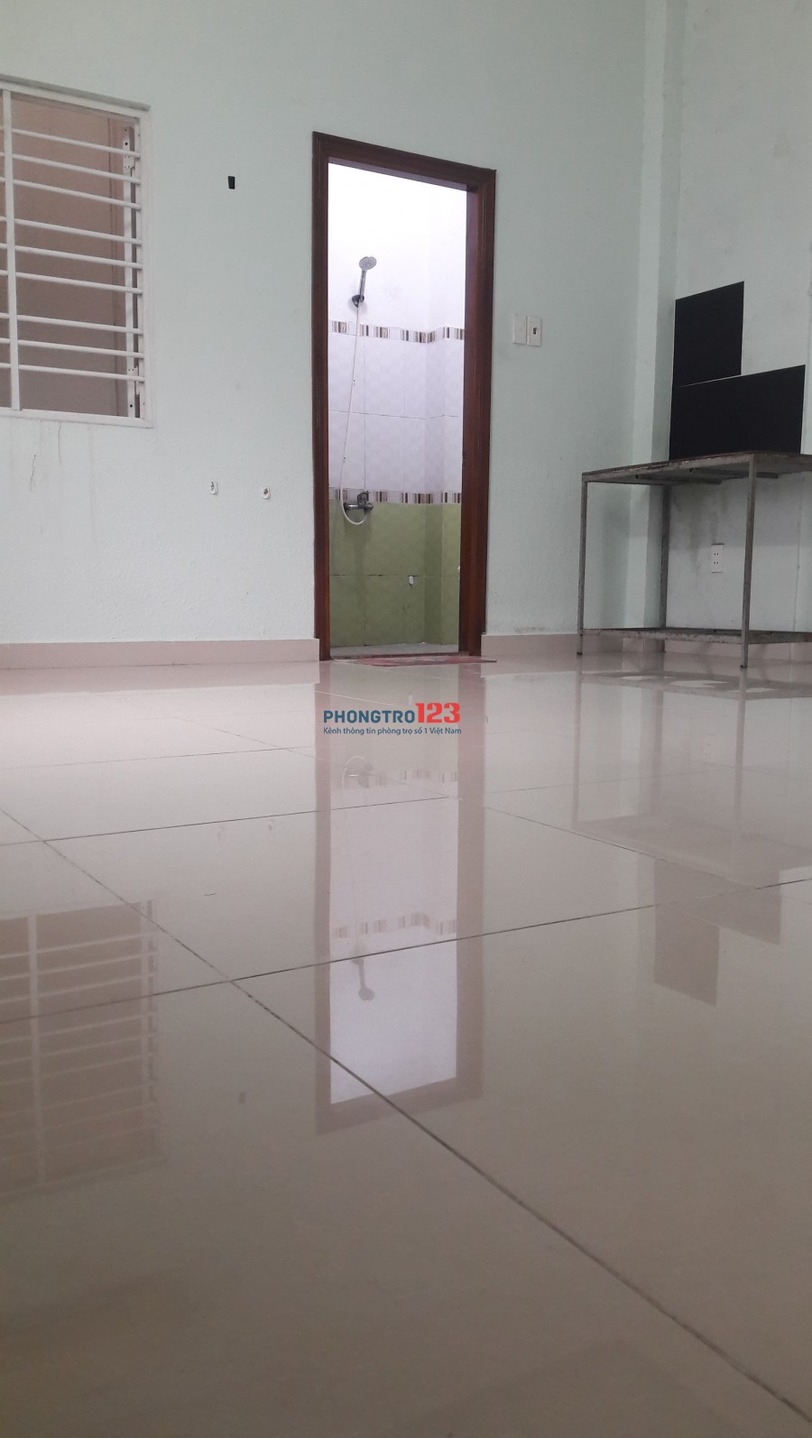 Phòng cao cấp cho thuê gần ngã tư Quang Trung – Phan Huy Ích có máy lạnh, quạt, toilet riêng, bao nước, wifi tốc độ cao