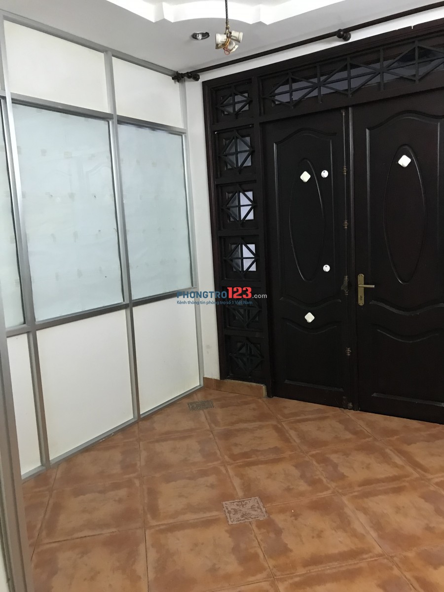 Phòng đủ tiện nghi cho thuê (Ưu tiền khách dài hạn) giá 2tr9/tháng tại 140 Đường Nguyễn Đình Chính