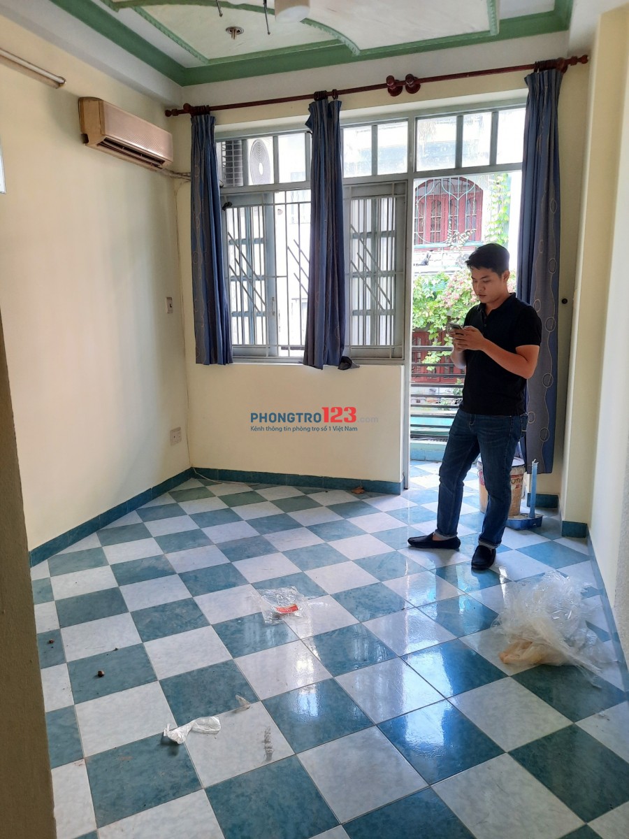 Chính chủ nhượng lại nhà trọ 8 phòng, tại 315 Lê Văn Sỹ, Quận 3.