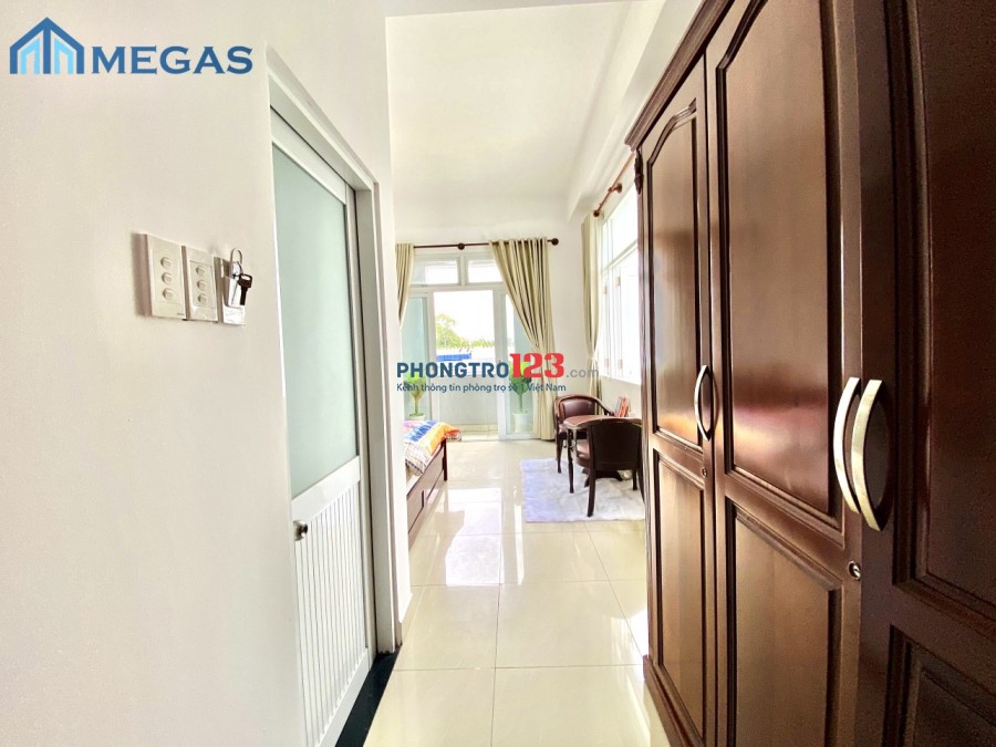 Phòng Trọ Gò Vấp Ban Công Full nội thất - Mới 100% nội thất gỗ sạch sẽ giá tốt Ngay gần Sân Bay Tân Sơn Nhất