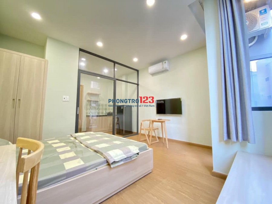 Căn hộ 1 bedroom bếp riêng biệt ban công lớn tại 34 Đường Phùng Văn Cung gần Phan Xích Long, Phú Nhuận.