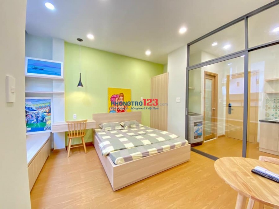 Căn hộ 1 bedroom bếp riêng biệt ban công lớn tại 34 Đường Phùng Văn Cung gần Phan Xích Long, Phú Nhuận.