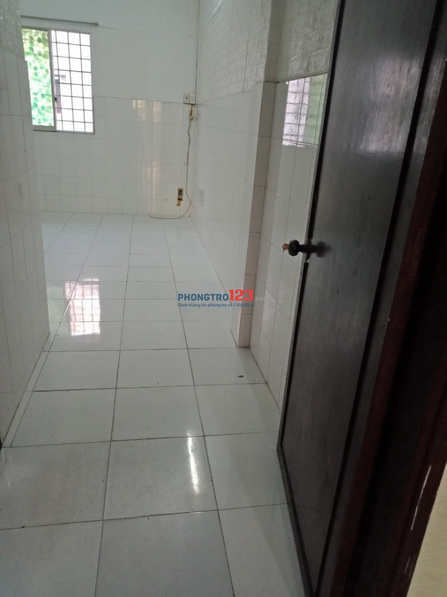 Phòng sạch đẹp, cửa sổ mát mẻ gần Minh Phụng Q.11, giáp Q.10