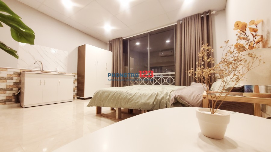 Căn hộ homestay, ban công lớn cực chill, kế Hutech cơ sở UVK, Bình Thạnh !