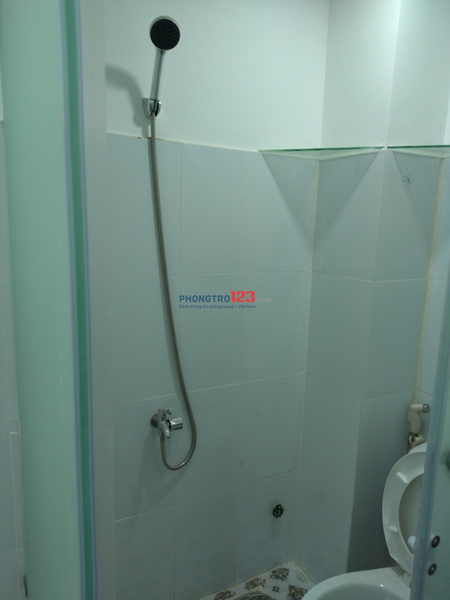 Tại Hẻm 2056 Đường Huỳnh Tấn Phát Nhà Bè phòng 1tr7 cần tìm thêm 1 bạn ở ghép
