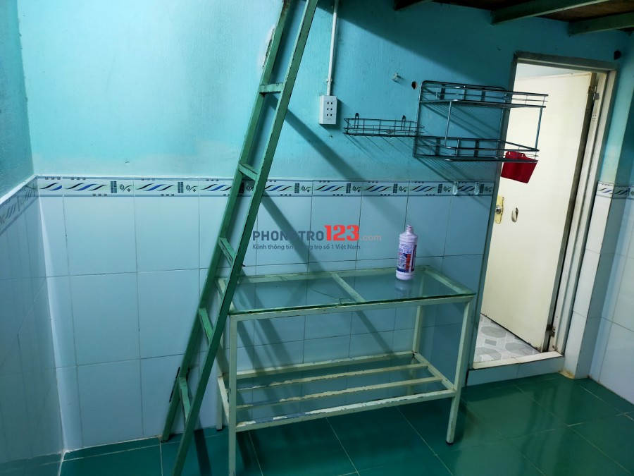 Nhà trọ yên tỉnh. Giờ giấc 23h đóng cửa có thể về khuya khi công việc đột xuất tại 197/85 Đường Thoại Ngọc Hầu chỉ 1tr8