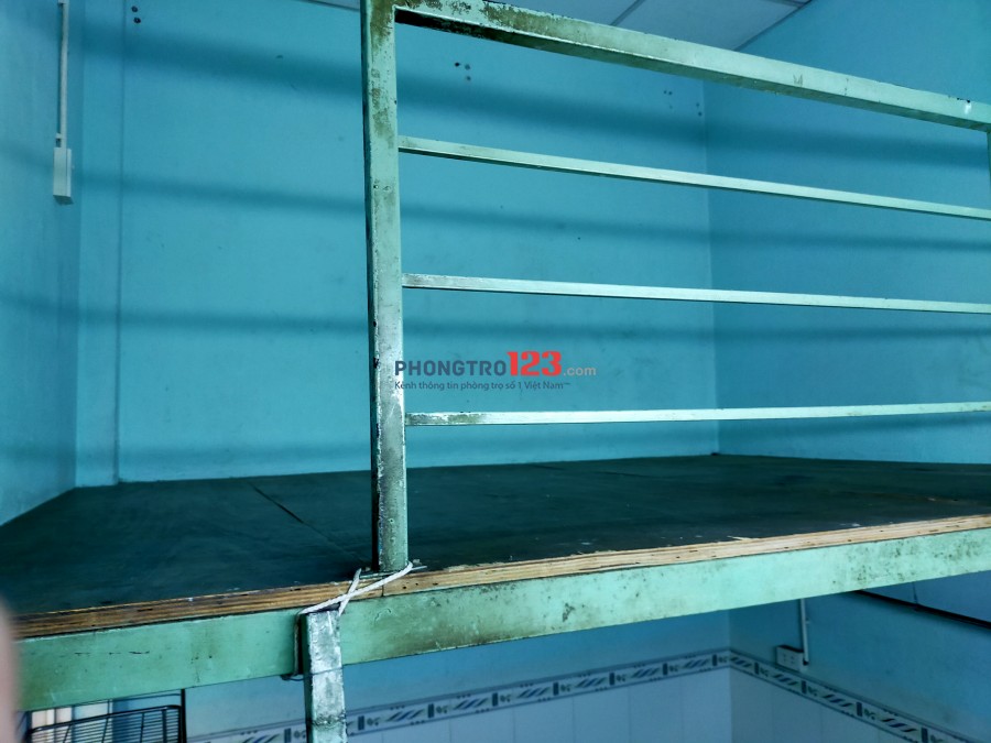 Nhà trọ yên tỉnh. Giờ giấc 23h đóng cửa có thể về khuya khi công việc đột xuất tại 197/85 Đường Thoại Ngọc Hầu chỉ 1tr8