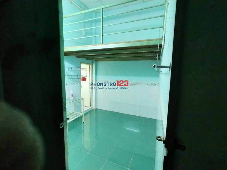 Nhà trọ yên tỉnh. Giờ giấc 23h đóng cửa có thể về khuya khi công việc đột xuất tại 197/85 Đường Thoại Ngọc Hầu chỉ 1tr8
