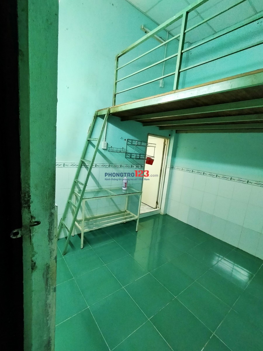 Nhà trọ yên tỉnh. Giờ giấc 23h đóng cửa có thể về khuya khi công việc đột xuất tại 197/85 Đường Thoại Ngọc Hầu chỉ 1tr8