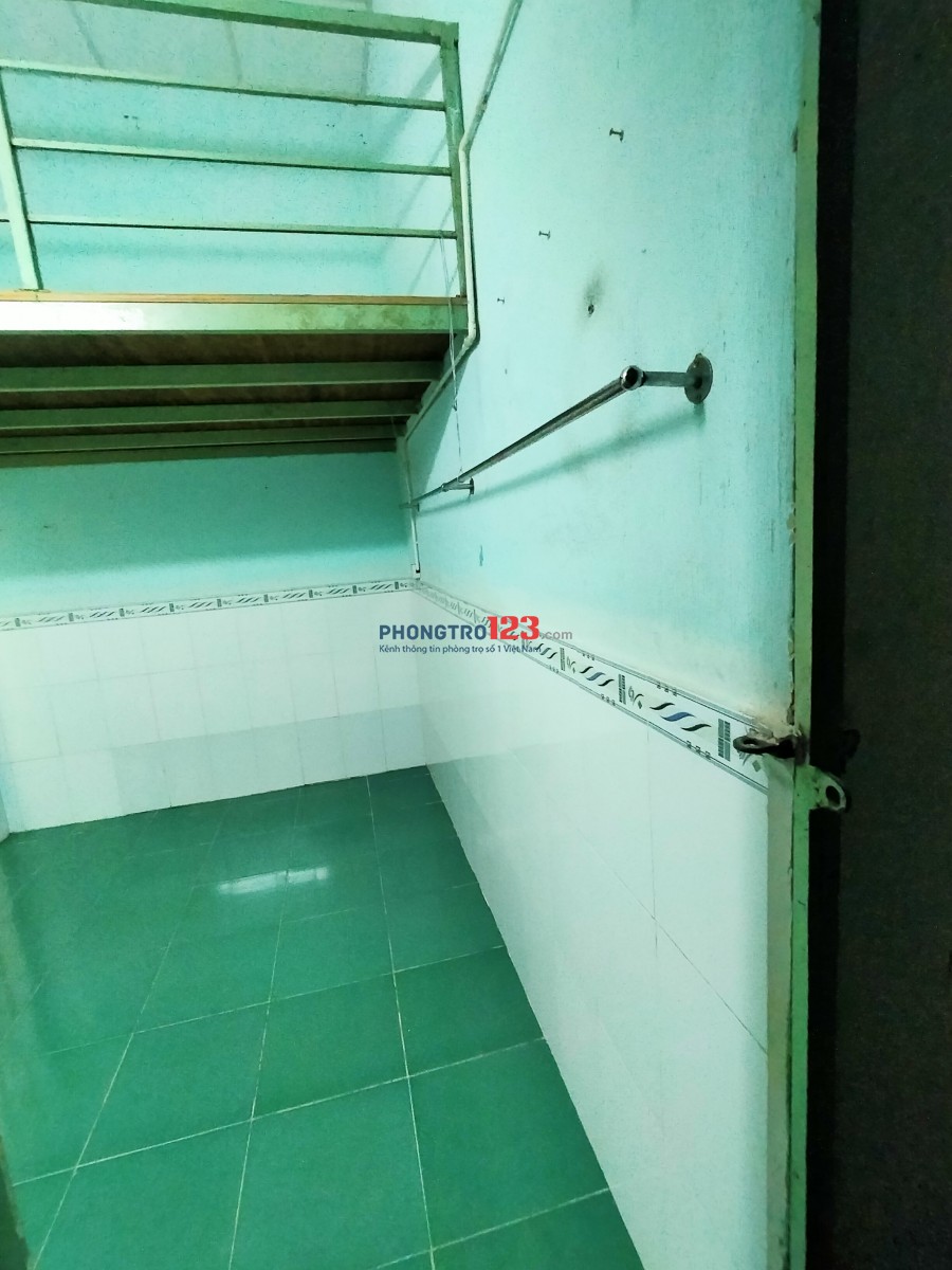Nhà trọ yên tỉnh. Giờ giấc 23h đóng cửa có thể về khuya khi công việc đột xuất tại 197/85 Đường Thoại Ngọc Hầu chỉ 1tr8