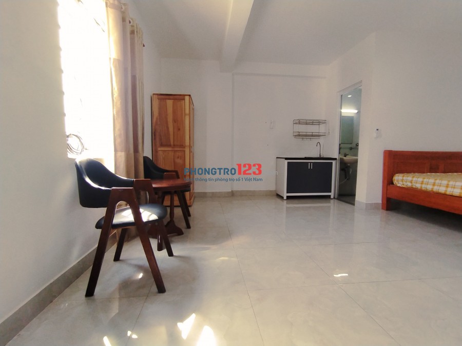 Phòng trọ đầy đủ nội thất gần EAON Tân Phú 28m2 cách eaon 100m