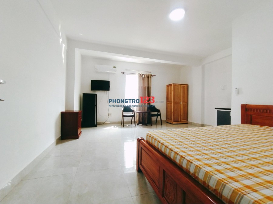 Phòng trọ đầy đủ nội thất gần EAON Tân Phú 28m2 cách eaon 100m