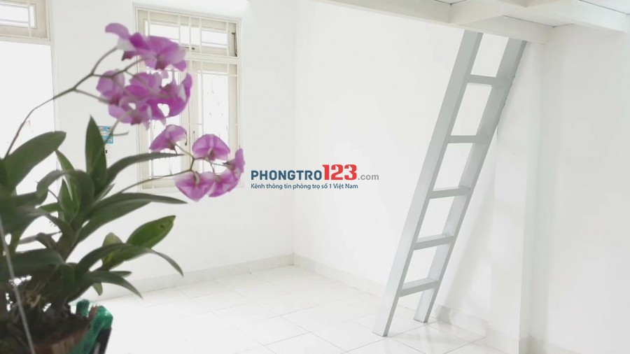 GIÁ ƯU ĐÃI MÙA DỊCH-Phòng gác lửng, Ban công thoáng, Máy lạnh 457 H Tấn Phát Quận 7 gần Big C, KCX Tân Thuận Q7