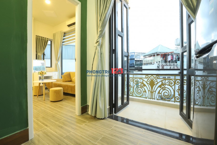 Căn hộ cao cấp gần sân bay, 1 phòng ngủ, 1 phòng khách có ban công riêng trên đường Hậu Giang