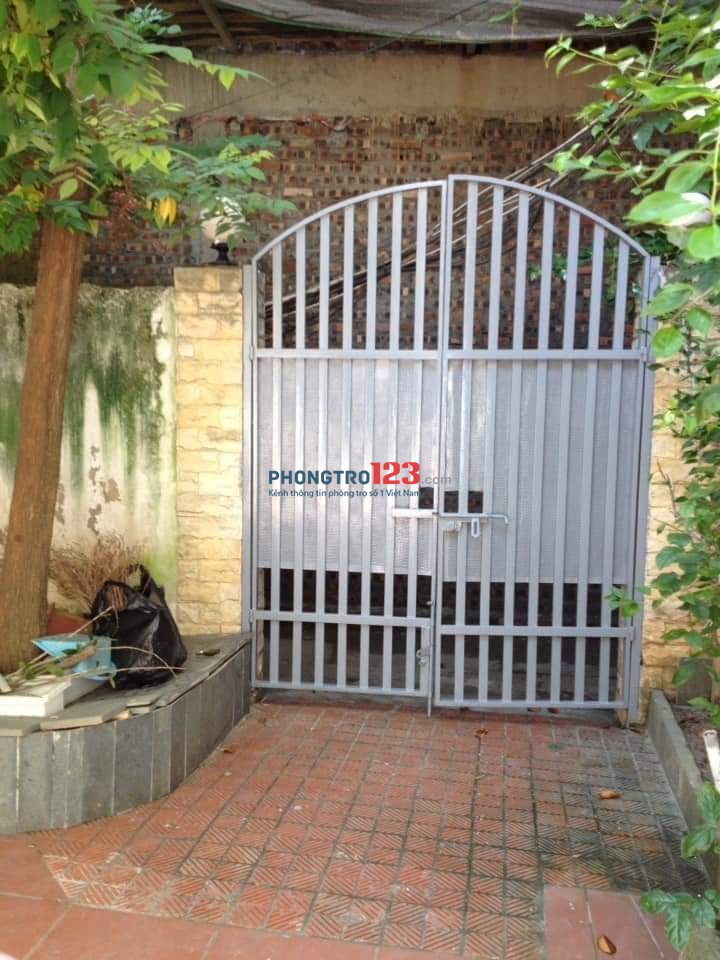 Cho thuê căn hộ thích hợp làm văn phòng đ/c tại 12/142 Nguyễn Đình Hoàn, Phường Nghĩa Đô, Quận Cầu Giấy
