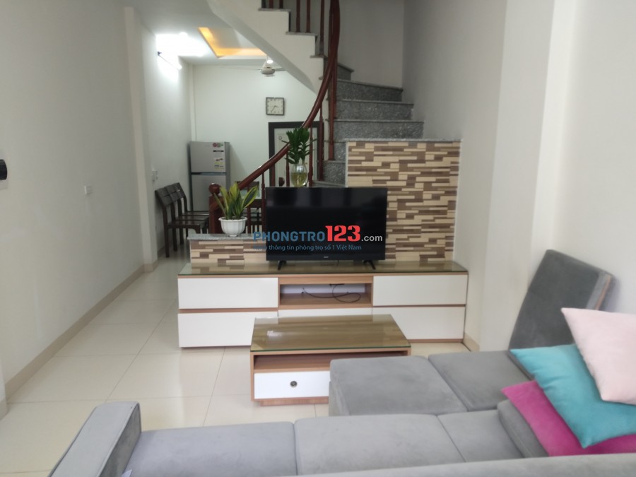 Cho thuê nhà nguyên căn mới xây, 3 Tầng, 4 phòng ngủ, full nội thất tại Cổ Bản, Đồng Mai, Hà Đông, Hà Nội