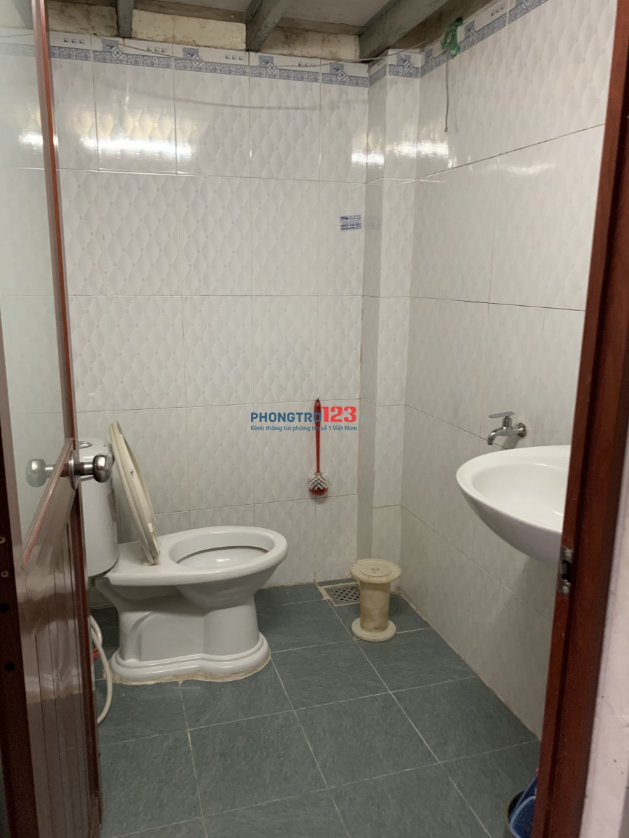 Phòng đẹp có gác 20m2, Cho sv, Nhan Vien, KCX Tân Thuận, bếp, chậu rửa, wc riêng,gần chợ, Bách Hóa Xanh,..