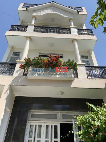 Phòng đẹp có gác 20m2, Cho sv, Nhan Vien, KCX Tân Thuận, bếp, chậu rửa, wc riêng,gần chợ, Bách Hóa Xanh,..