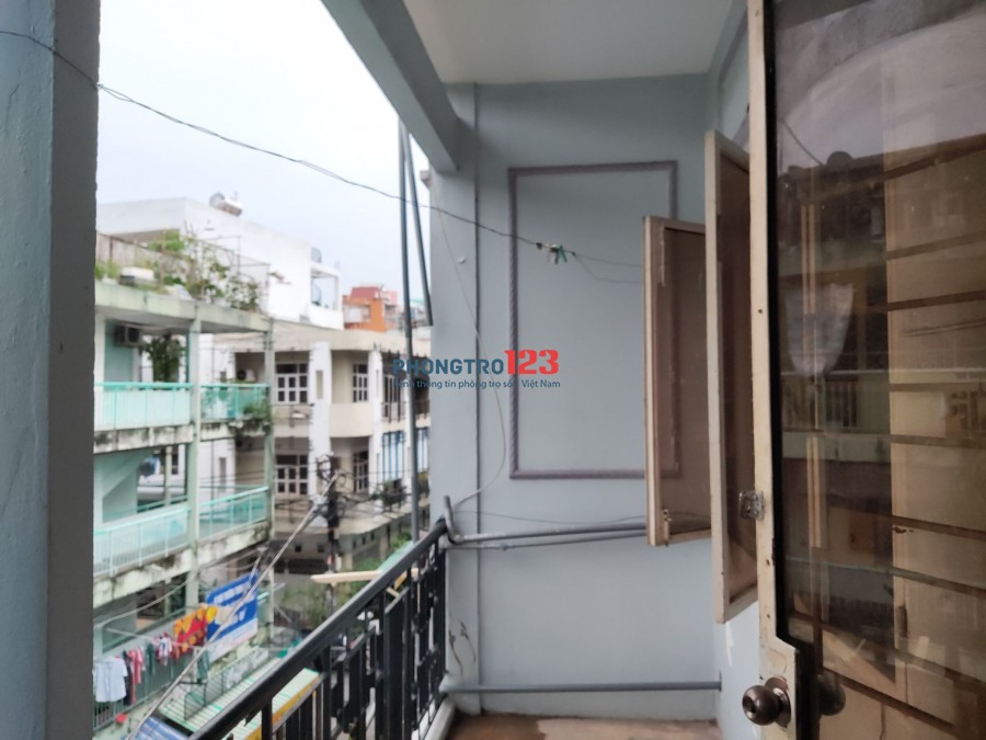 Phòng trọ 32m2 thoáng mát, rộng rãi có ban công Q3
