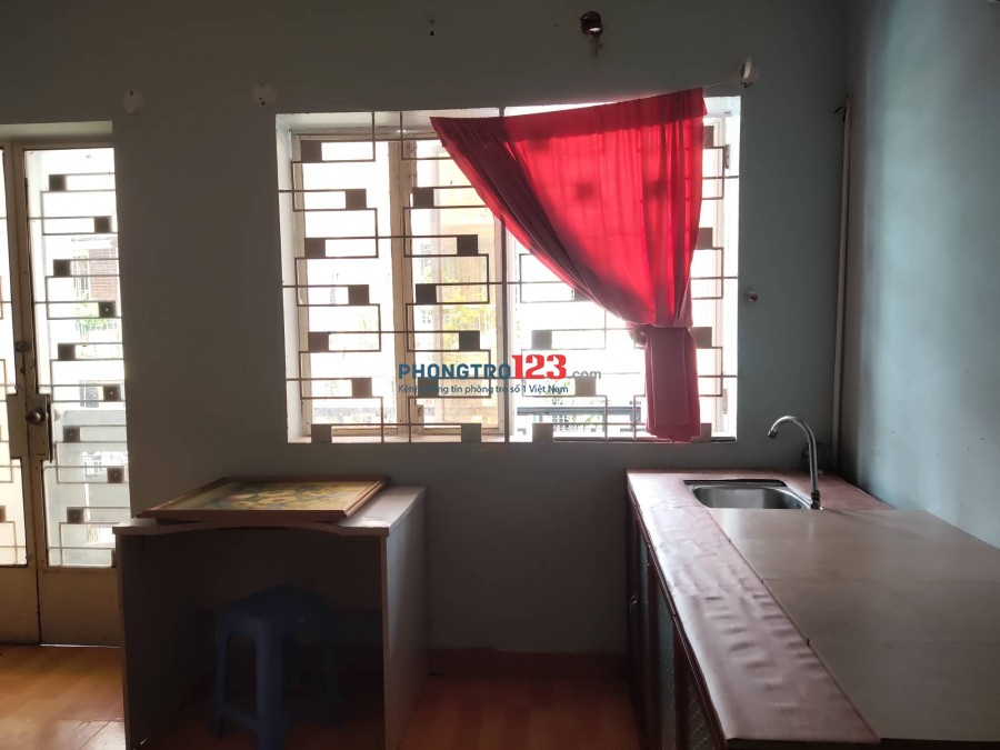Phòng trọ 32m2 thoáng mát, rộng rãi có ban công Q3